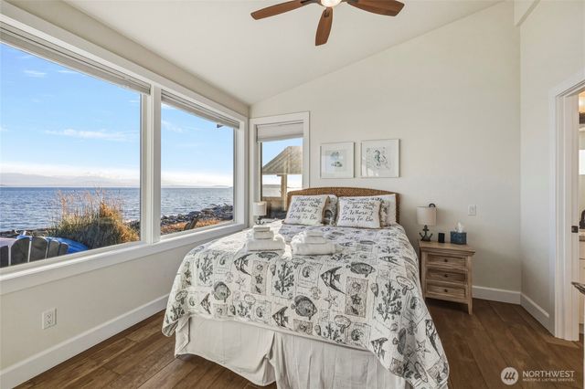 121 Keystone Avenue, Coupeville, WA 98239