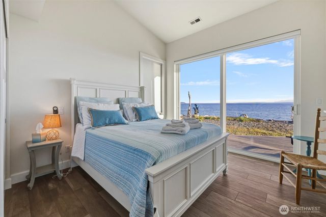 121 Keystone Avenue, Coupeville, WA 98239