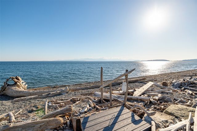 121 Keystone Avenue, Coupeville, WA 98239