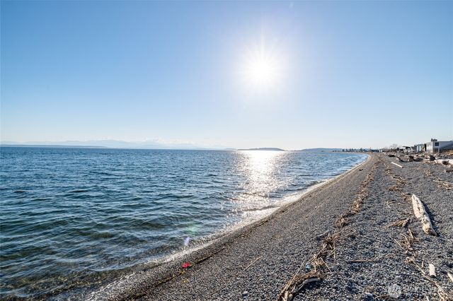 121 Keystone Avenue, Coupeville, WA 98239