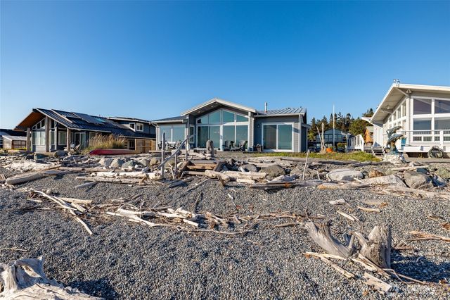 121 Keystone Avenue, Coupeville, WA 98239