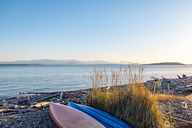 121 Keystone Avenue, Coupeville, WA 98239