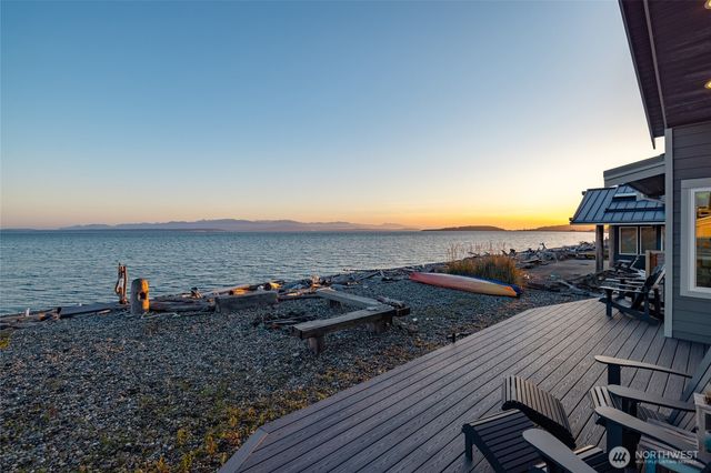 121 Keystone Avenue, Coupeville, WA 98239
