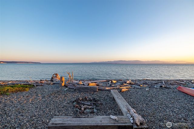 121 Keystone Avenue, Coupeville, WA 98239