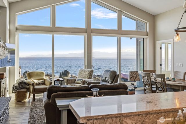 121 Keystone Avenue, Coupeville, WA 98239