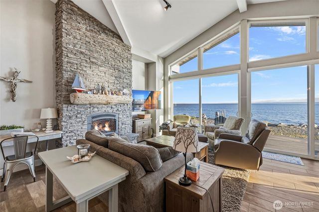 121 Keystone Avenue, Coupeville, WA 98239