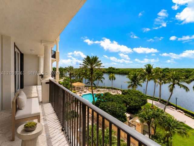 13627 Deering Bay Dr 404, Coral Gables, FL 33158