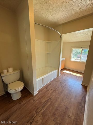 565 Brown Street, Akron, OH 44311