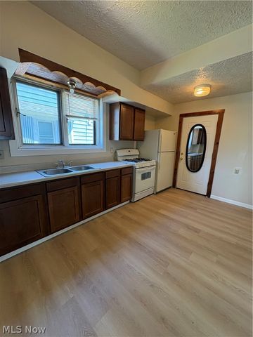 565 Brown Street, Akron, OH 44311