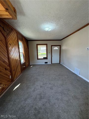 565 Brown Street, Akron, OH 44311