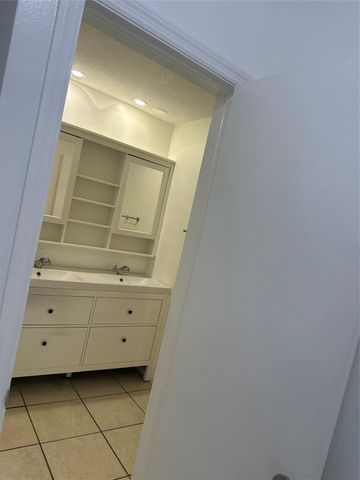 4340 NW 80th Avenue 1, Coral Springs, FL 33065