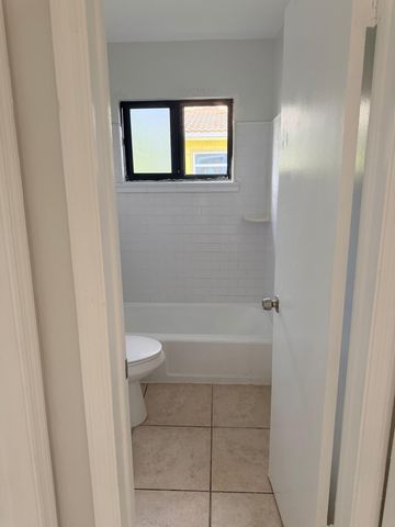 4340 NW 80th Avenue 1, Coral Springs, FL 33065
