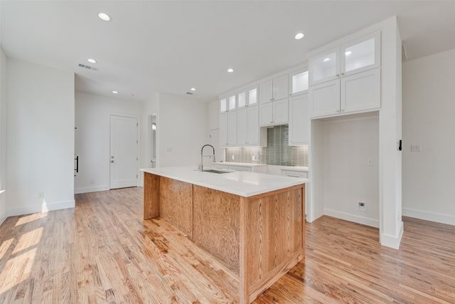 2410 Boyd Street, Dallas, TX 75224