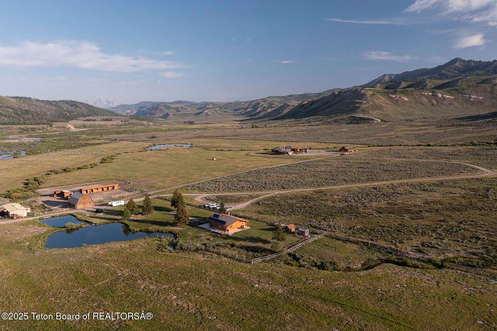 24700 E COTTONWOOD CREEK Road, Kelly, WY 83011 photo 10