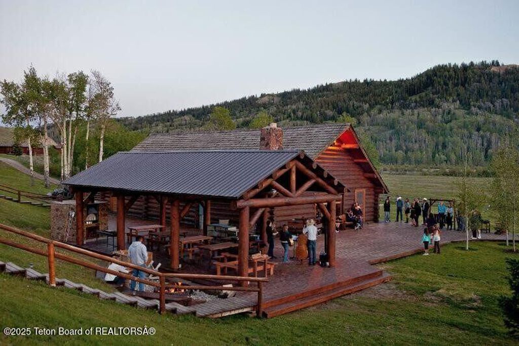 24700 E COTTONWOOD CREEK Road, Kelly, WY 83011 photo 13