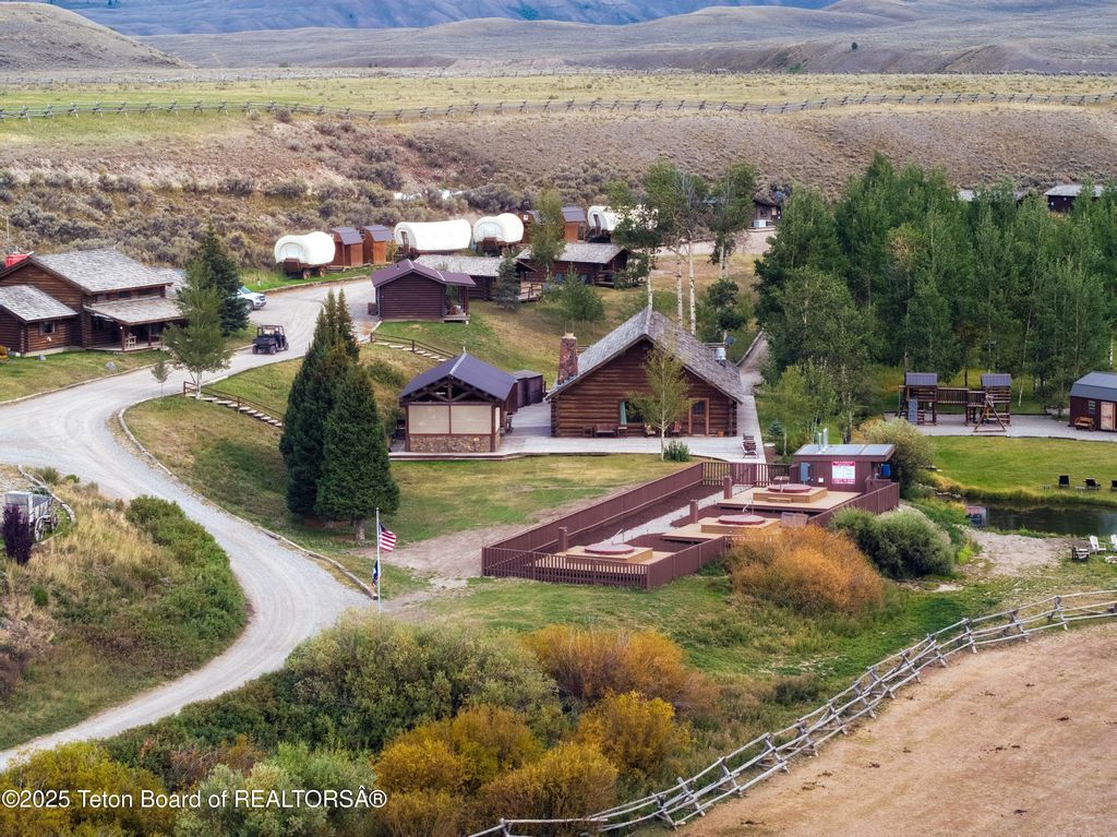 24700 E COTTONWOOD CREEK Road, Kelly, WY 83011 photo 2