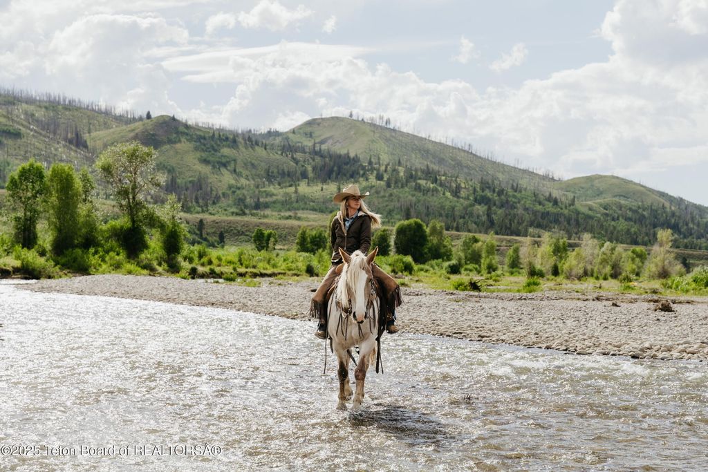 24700 E COTTONWOOD CREEK Road, Kelly, WY 83011 photo 30
