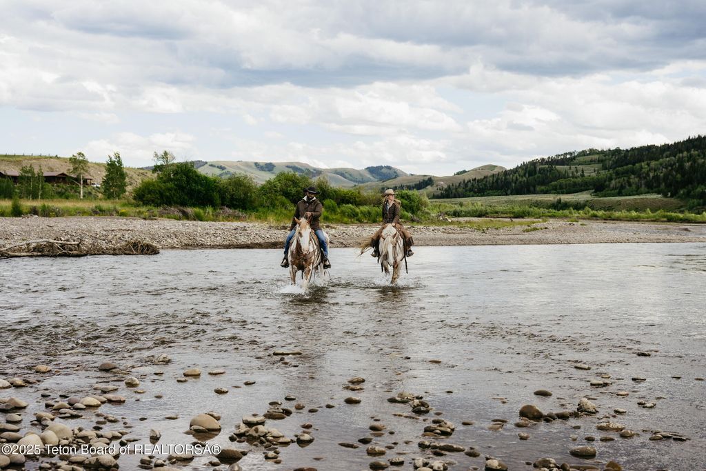 24700 E COTTONWOOD CREEK Road, Kelly, WY 83011 photo 37