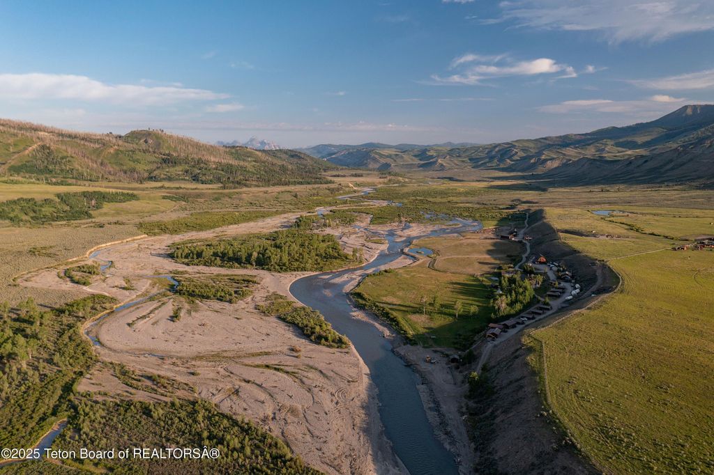 24700 E COTTONWOOD CREEK Road, Kelly, WY 83011 photo 4