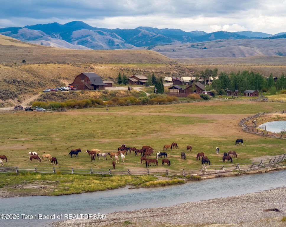 24700 E COTTONWOOD CREEK Road, Kelly, WY 83011 photo 6