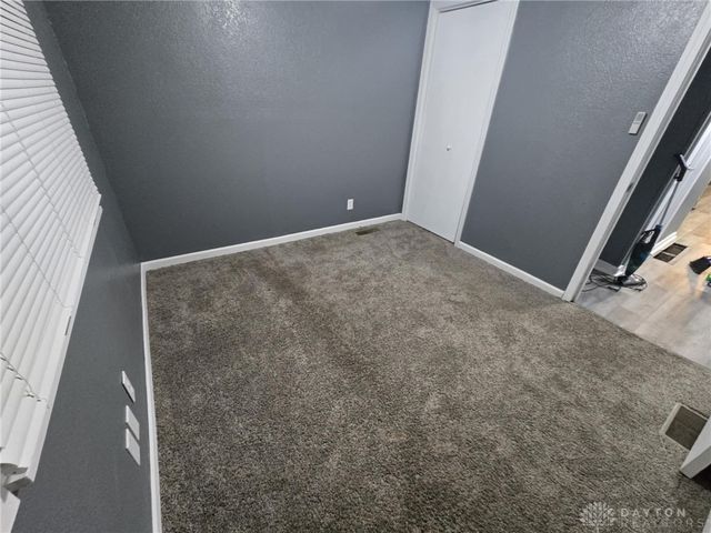 205 E Siebenthaler Avenue, Dayton, OH 45405
