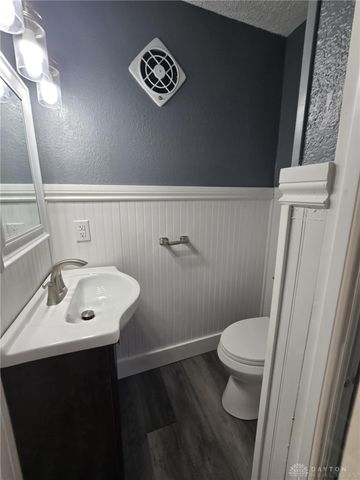 205 E Siebenthaler Avenue, Dayton, OH 45405
