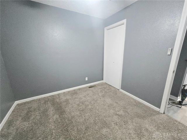 205 E Siebenthaler Avenue, Dayton, OH 45405