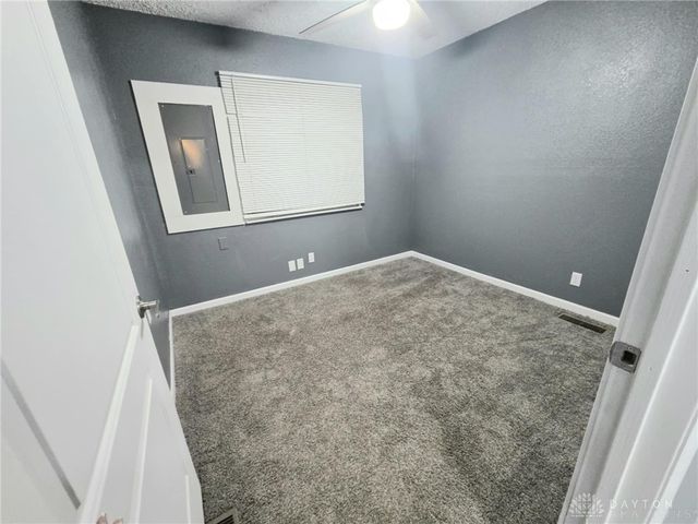 205 E Siebenthaler Avenue, Dayton, OH 45405