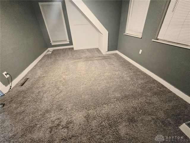 205 E Siebenthaler Avenue, Dayton, OH 45405