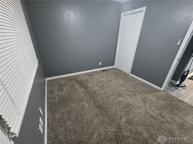 205 E Siebenthaler Avenue, Dayton, OH 45405