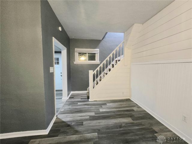 205 E Siebenthaler Avenue, Dayton, OH 45405