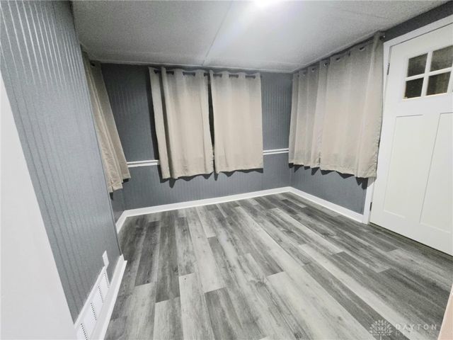 205 E Siebenthaler Avenue, Dayton, OH 45405