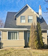 205 E Siebenthaler Avenue, Dayton, OH 45405