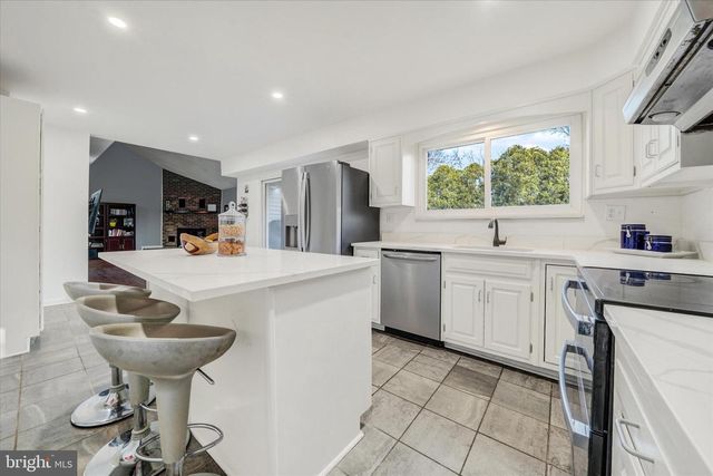 3525 HOPKINS DR, Wilmington, DE 19808