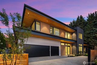 1028 89th Ave NE, Bellevue, WA 98004