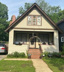 45 WOODLAND Avenue, Elgin, IL 60123
