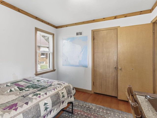 3015 N 80th STREET, Milwaukee, WI 53222