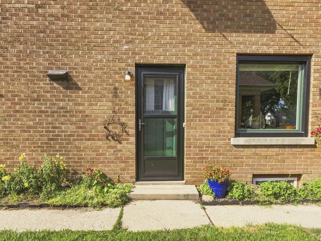 3015 N 80th STREET, Milwaukee, WI 53222