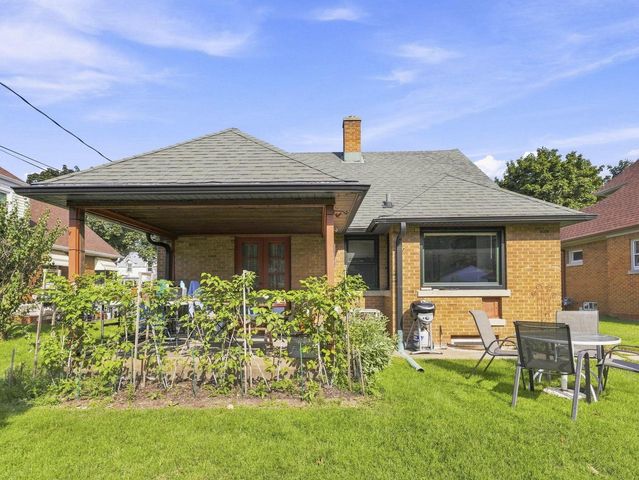 3015 N 80th STREET, Milwaukee, WI 53222