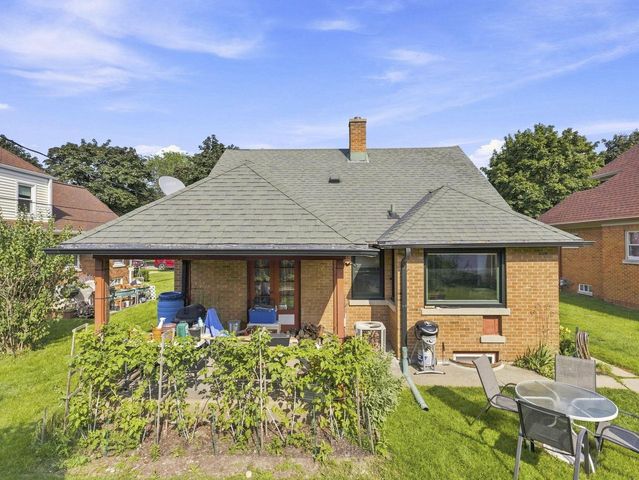 3015 N 80th STREET, Milwaukee, WI 53222