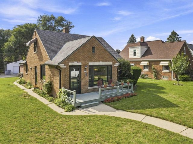 3015 N 80th STREET, Milwaukee, WI 53222