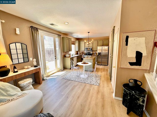 1481 Heatherfield Way, Tracy, CA 95376