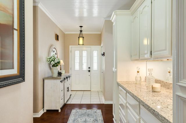 41 Robinhood Lane, Clute, TX 77531