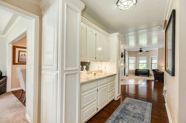 41 Robinhood Lane, Clute, TX 77531