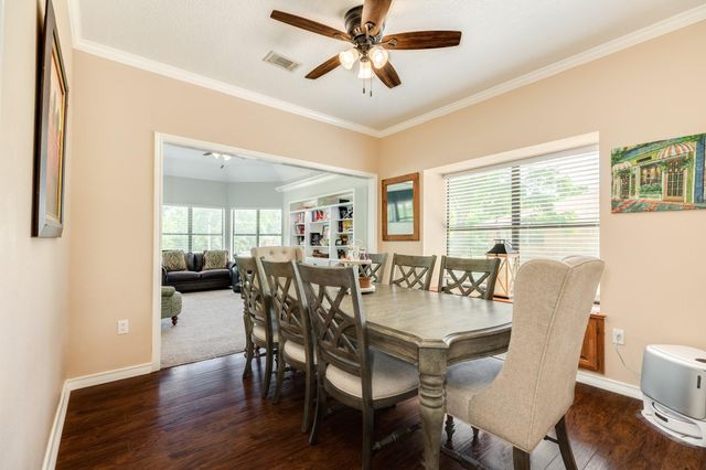 41 Robinhood Lane, Clute, TX 77531