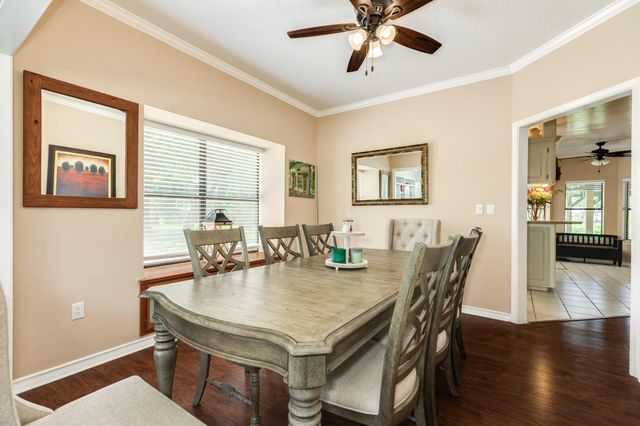 41 Robinhood Lane, Clute, TX 77531