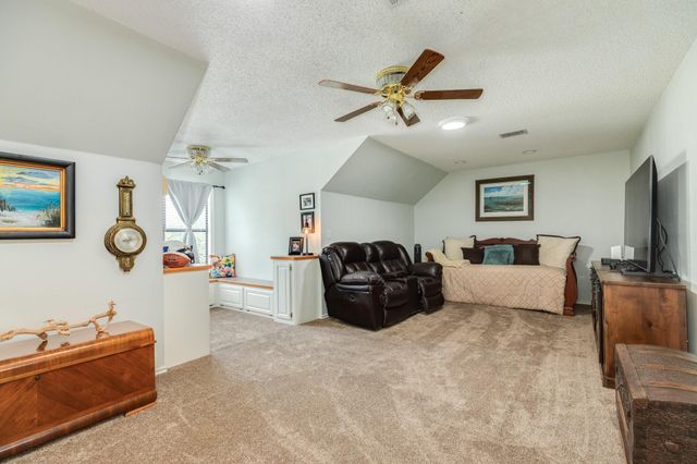 41 Robinhood Lane, Clute, TX 77531