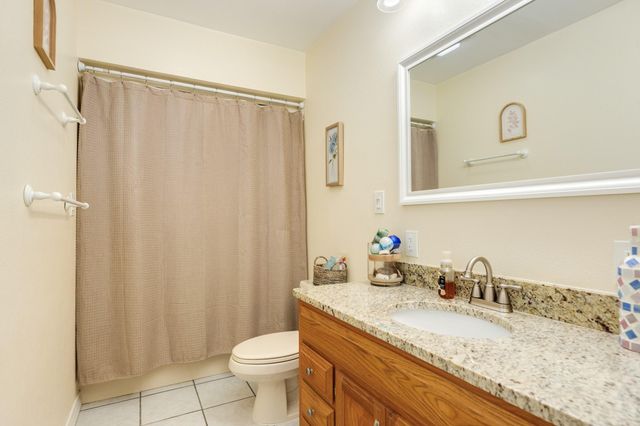 41 Robinhood Lane, Clute, TX 77531