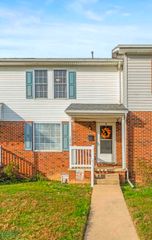 1046 BRIDGE AVE, Waynesboro, VA 22980