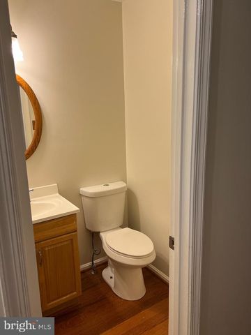 7321 STREAM WAY, Springfield, VA 22152